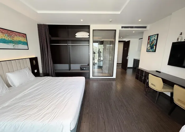 Sapphire Hon Gai Retreat *